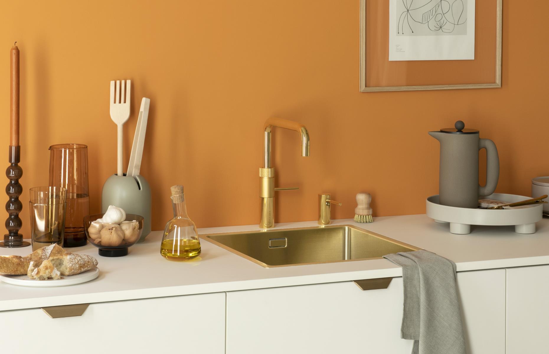 Gold sinks and taps